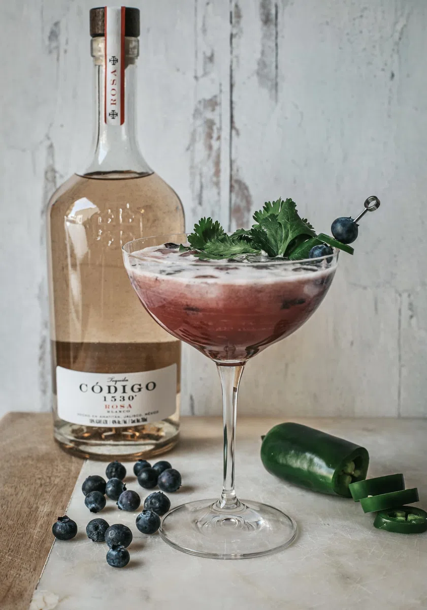 CODIGO 1530 Rosa Tequila 35% Vol. 0,7 l