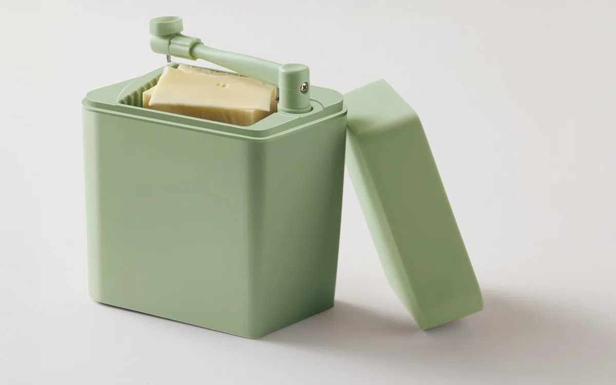 Rosti Classic Käsebox mit Deckel und integriertem Käseschneider, 16,5 x 10 x 19 cm, Kunststoff, Spülmaschinenfest, Misty Green