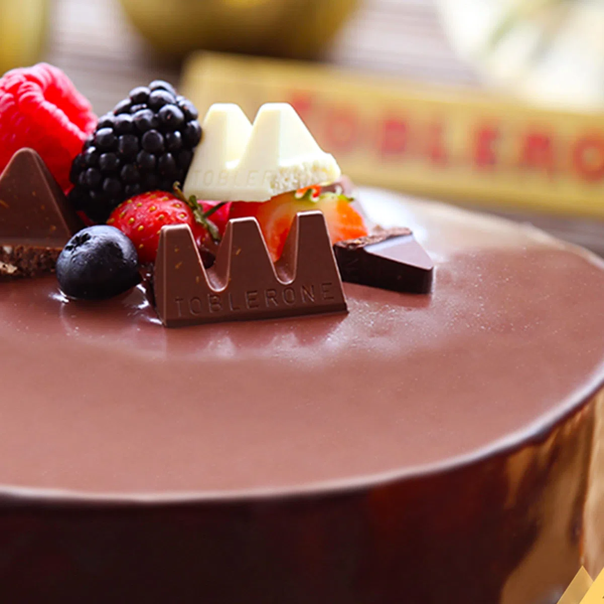 Toblerone Mix Box Klarsichtdose 904 g (mind. 113 Toblerone)