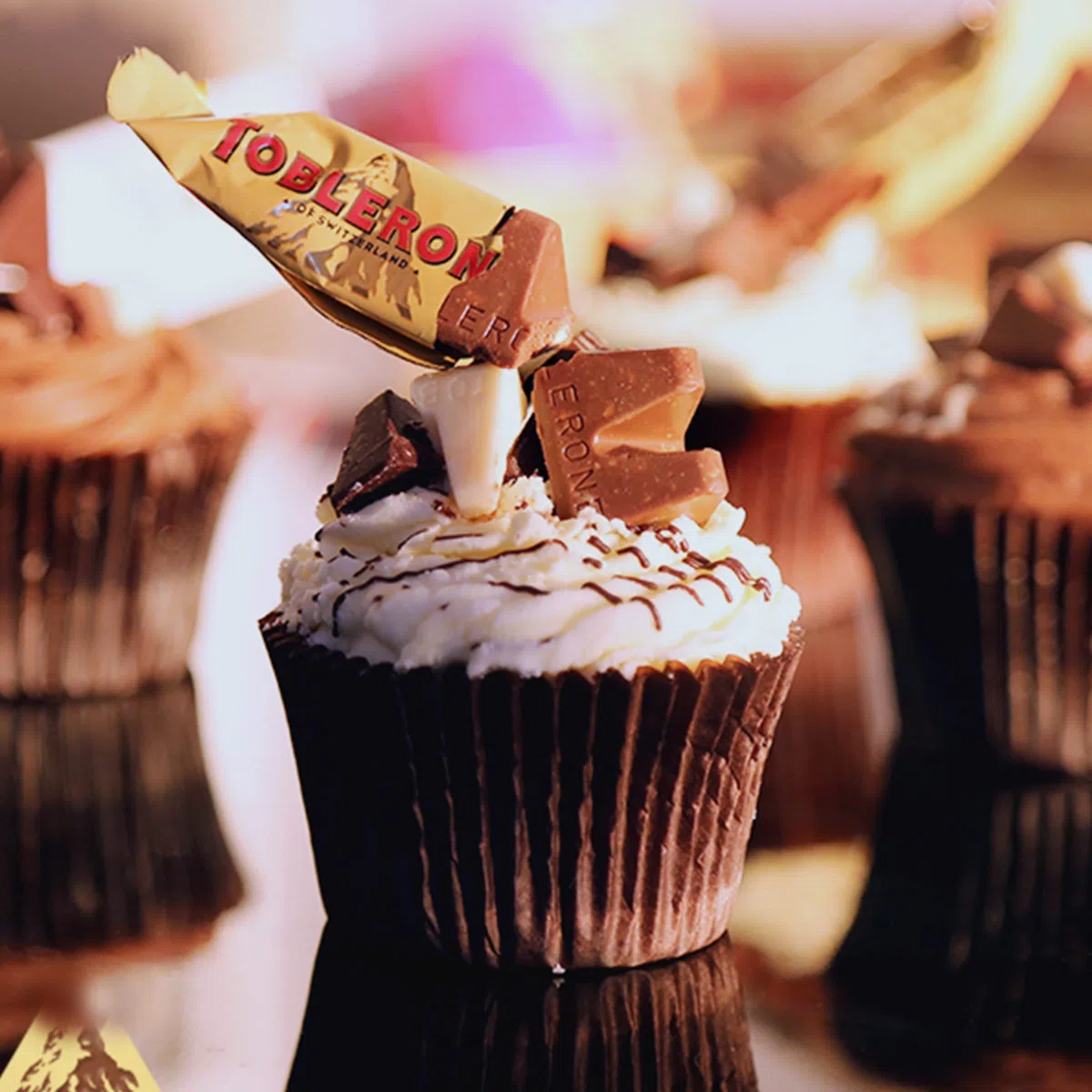 Toblerone Mix Box Klarsichtdose 904 g (mind. 113 Toblerone)
