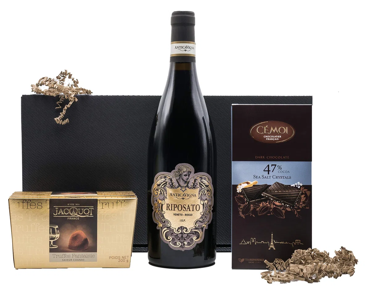 The Wine Guys The Wine Guys Präsentkorb „Sinneszauber“ Italienischer Rotwein Riposato und französische Schokoladentrüffel mit Cognacgeschmack und Meersalzschokolade