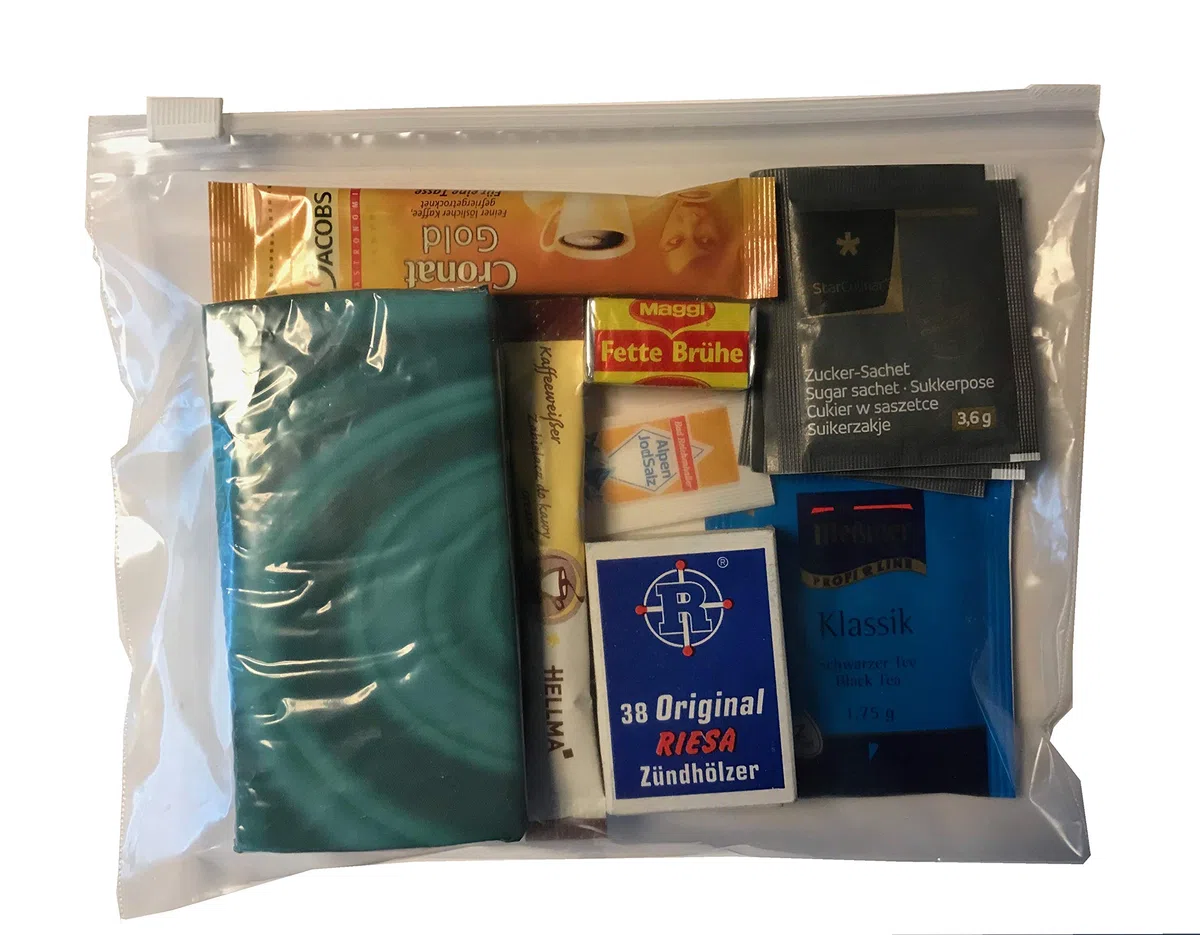 Feddeck EPa Typ 17 Nudeln mit Bolognese-Soße Schokoladenkuchen Leberwurst