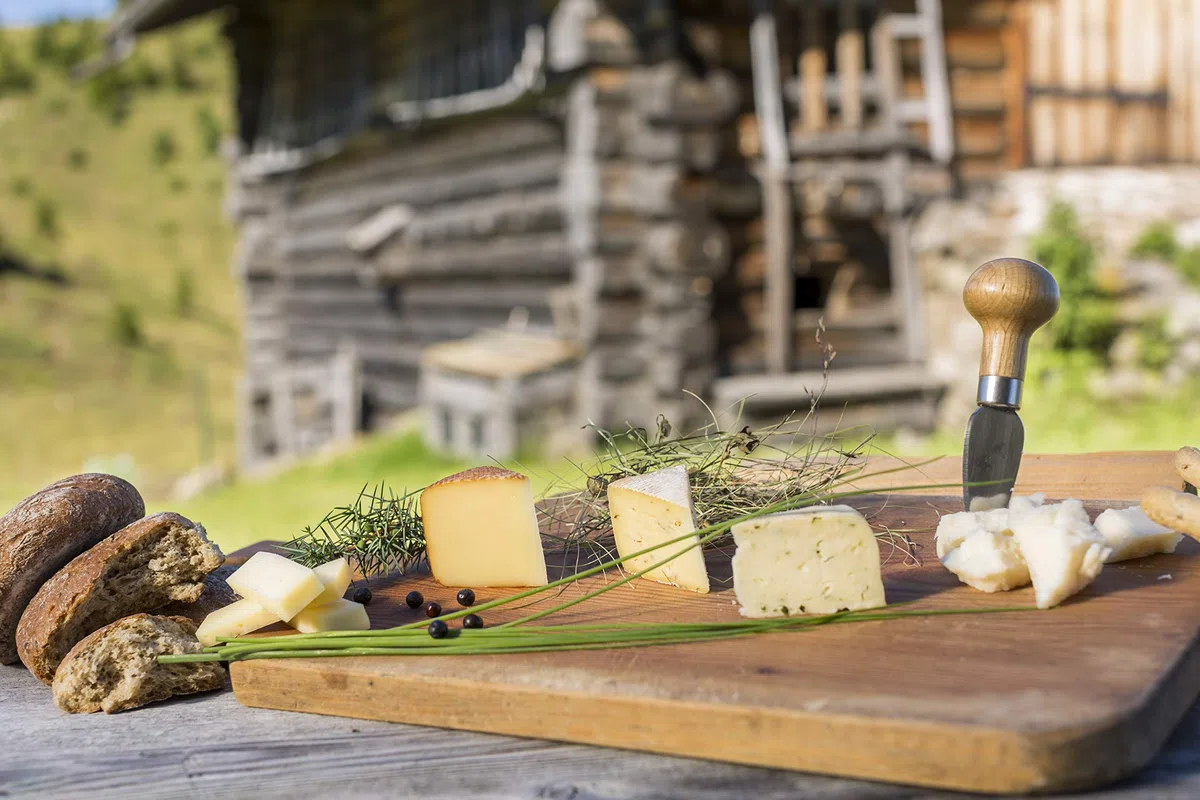 GUSTOS Bergkäse 2,2 kg aus frischer Südtiroler Milch