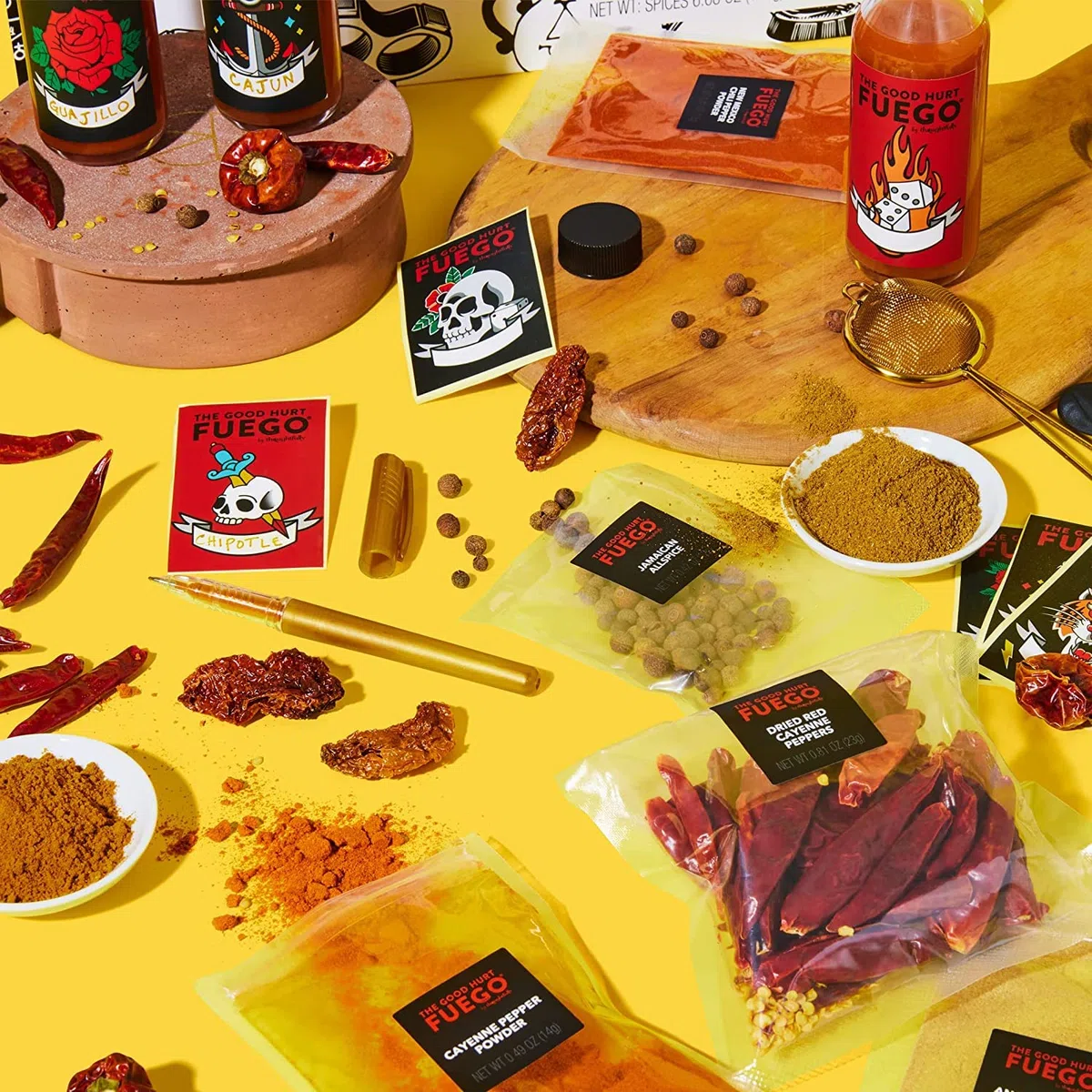 XXL DIY Scharfe Soße Set, großes Hot Sauce Kit, Geschenkset mit 4 Flaschen, Gewürzen, Rezeptheft