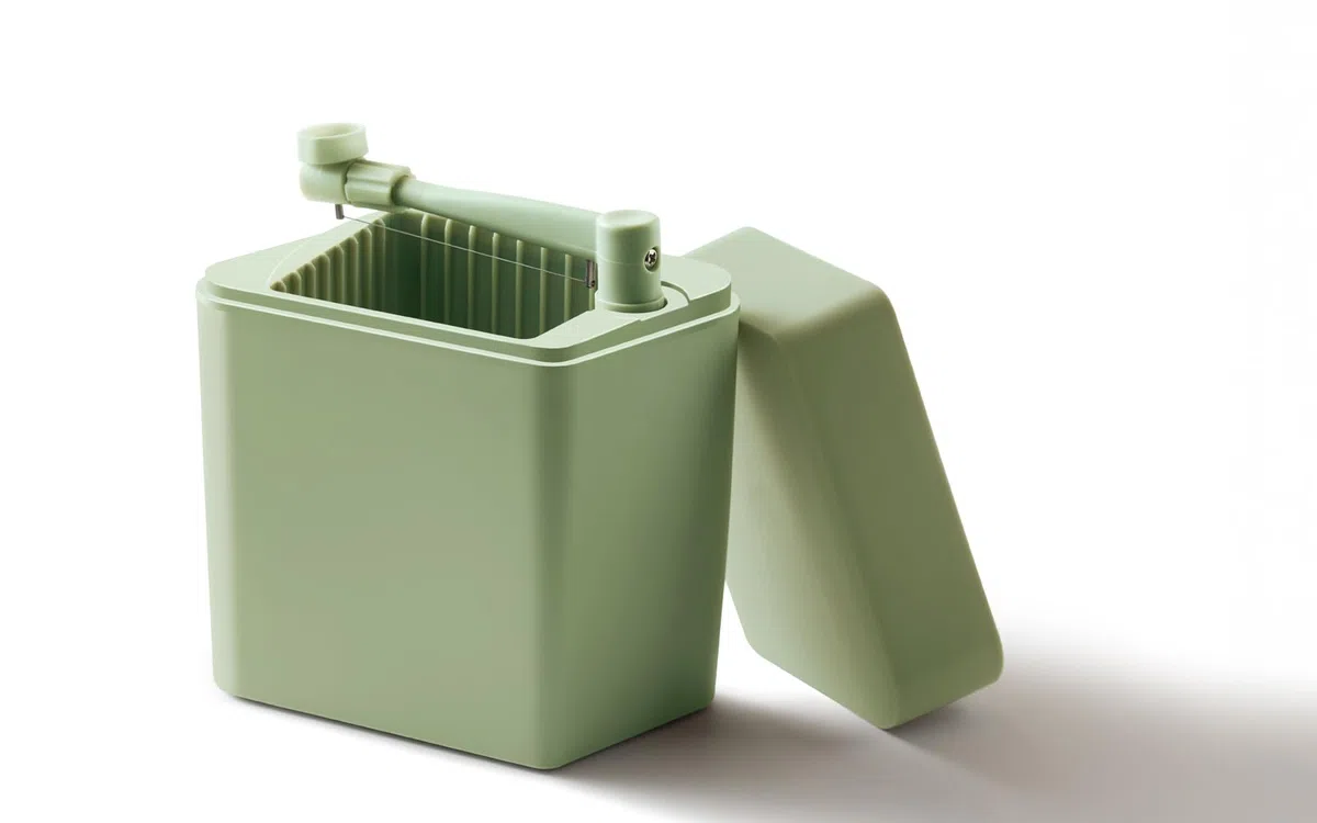 Rosti Classic Käsebox mit Deckel und integriertem Käseschneider, 16,5 x 10 x 19 cm, Kunststoff, Spülmaschinenfest, Misty Green