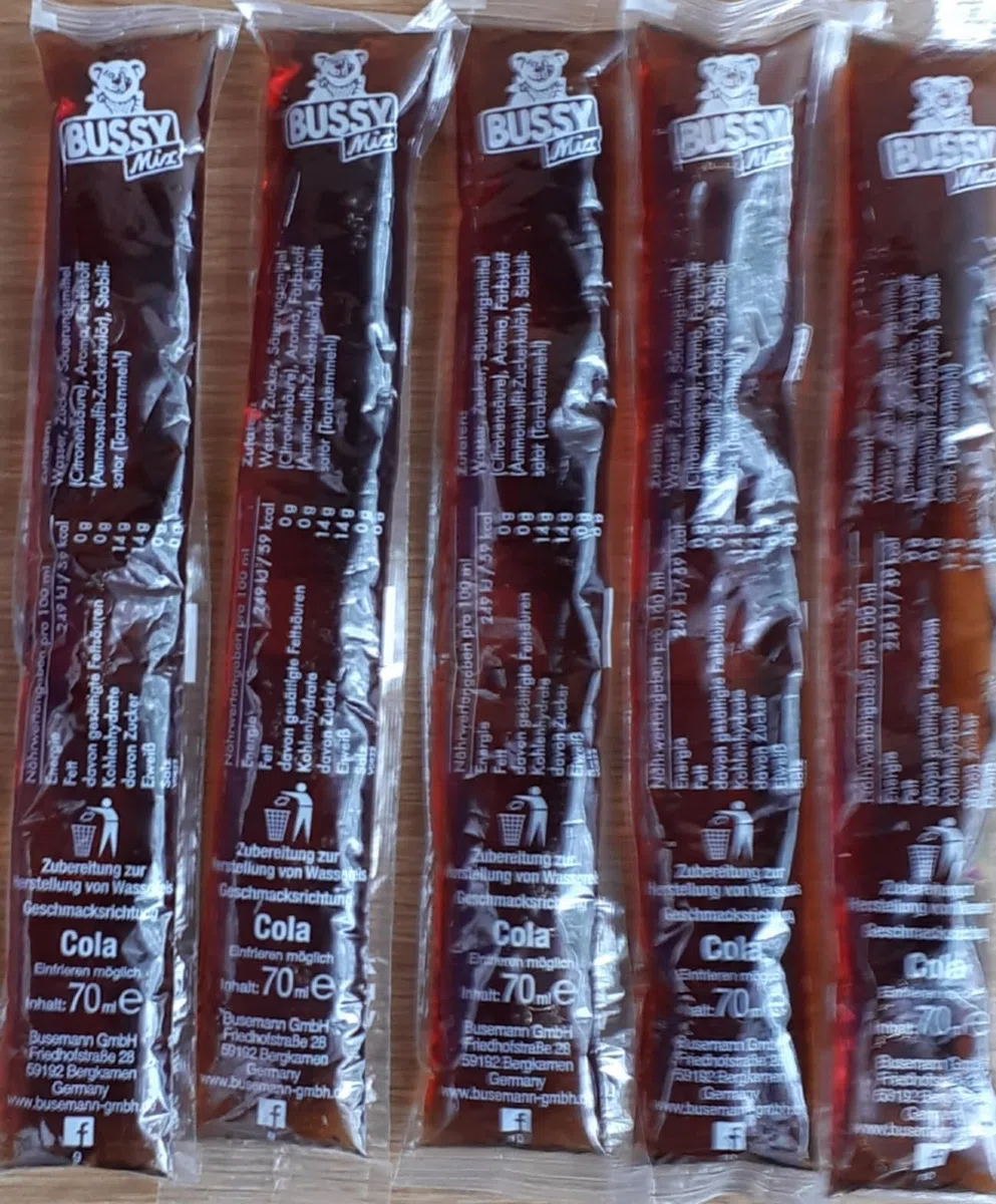 Bussi Mix Wassereis Cola, 100 Stück, 70 ml, zum Selbsteinfrieren